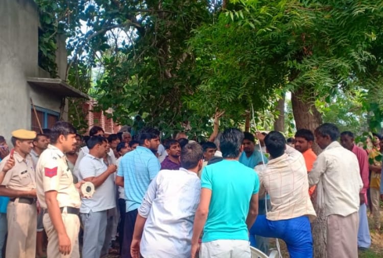 A dead body Found hanged From Tree in Sonipat Of Haryana