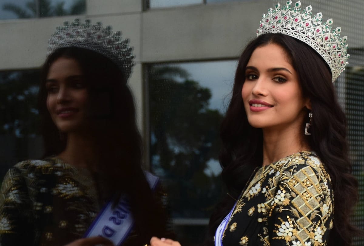 miss diva universe 2019 vartika singh reached in lucknow