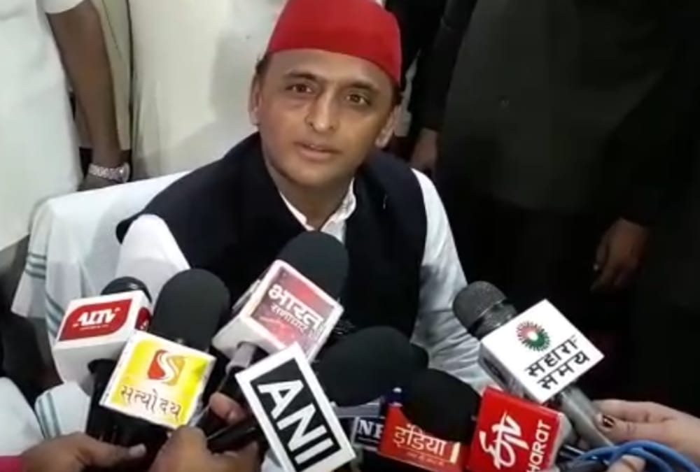 Former Chief Minister Akhilesh Yadav attacked on Yogi government