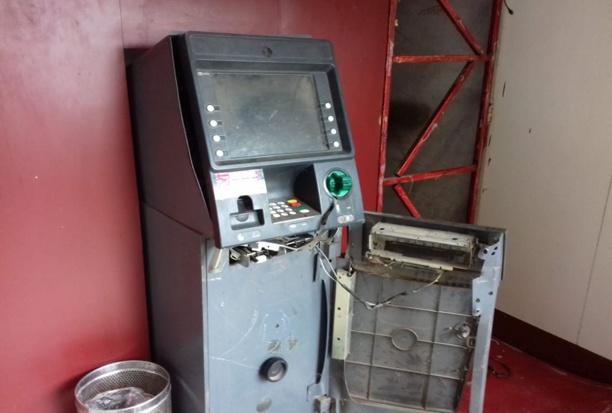 Dehradun news : in lockdwon two youth left job, try to steal ATM
