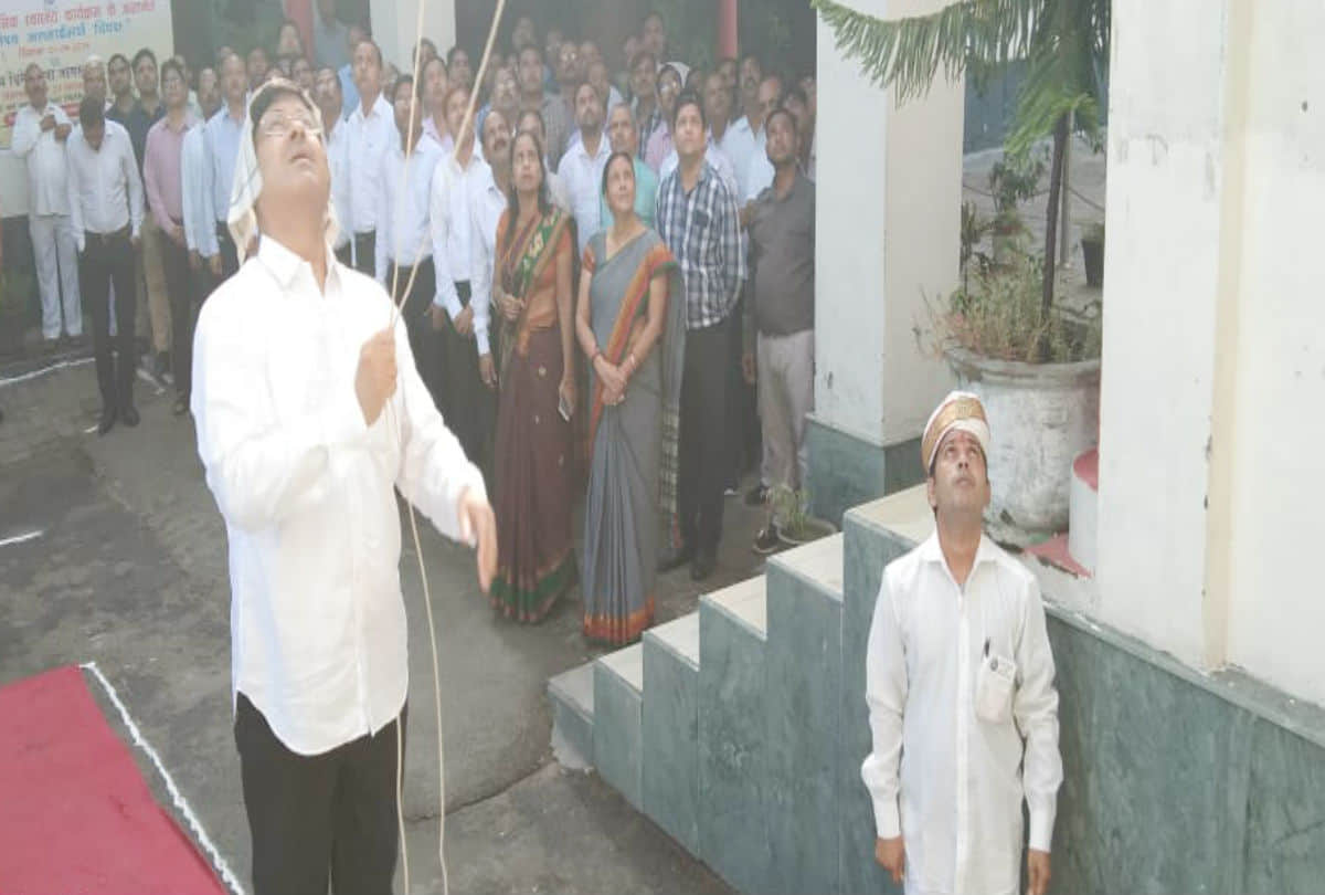 Gandhi Jayanti 2019 Swachhta Abhiyan in Braj Bjp Mp Hema Malini Flag Off Run for Unity