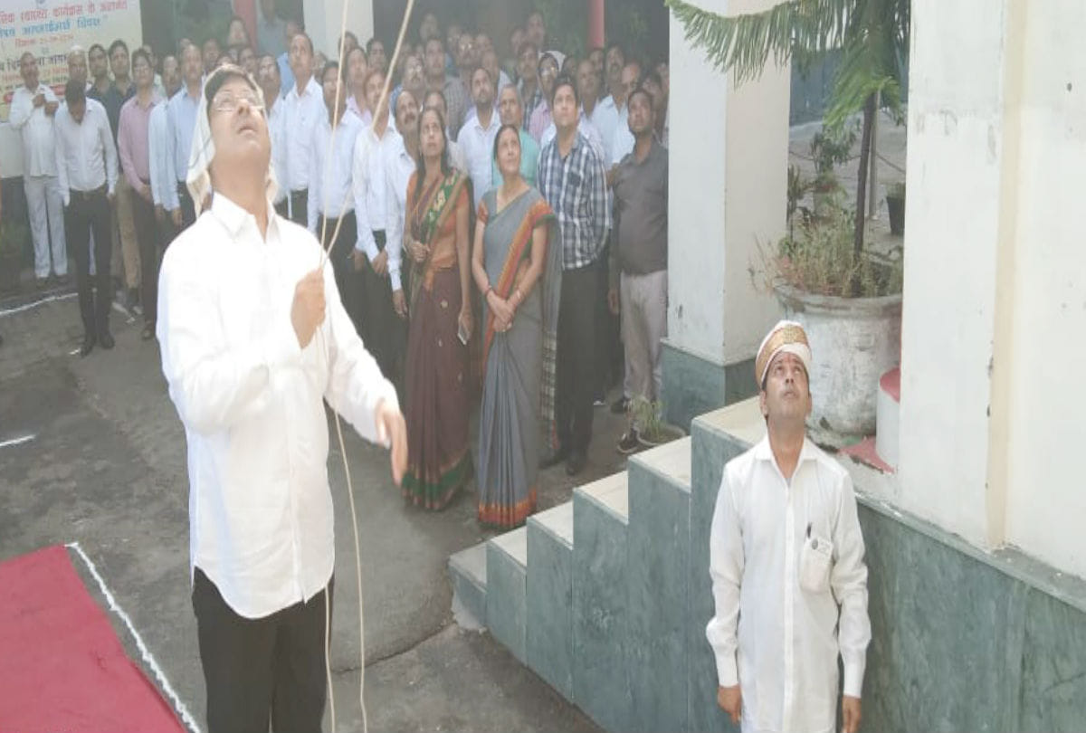 Gandhi Jayanti 2019 Swachhta Abhiyan in Braj Bjp Mp Hema Malini Flag Off Run for Unity