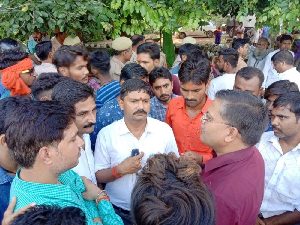 Slogans shouted, two groups face to face with Shivmath construction