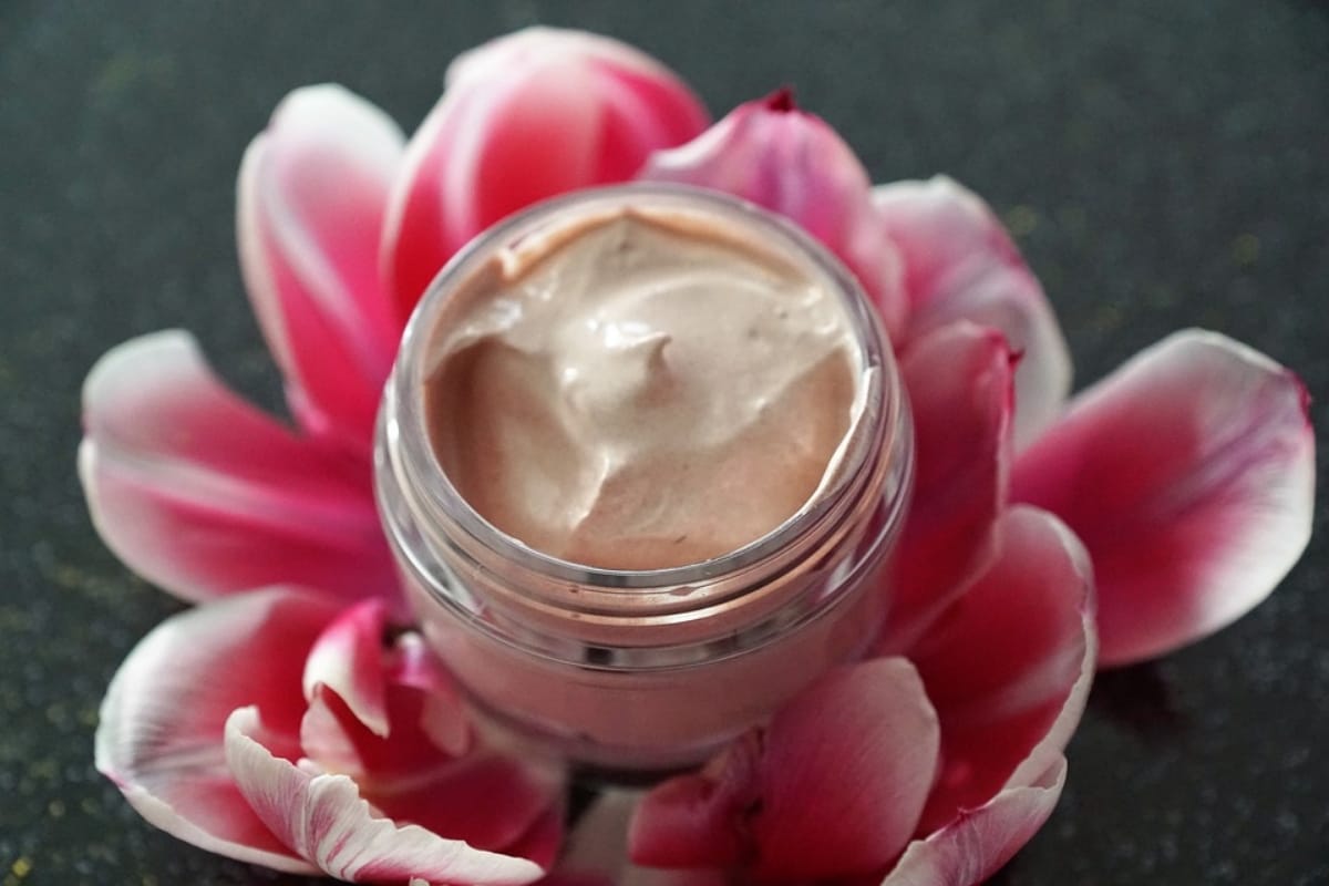 women above 30 age must use 5 cosmetic products daily