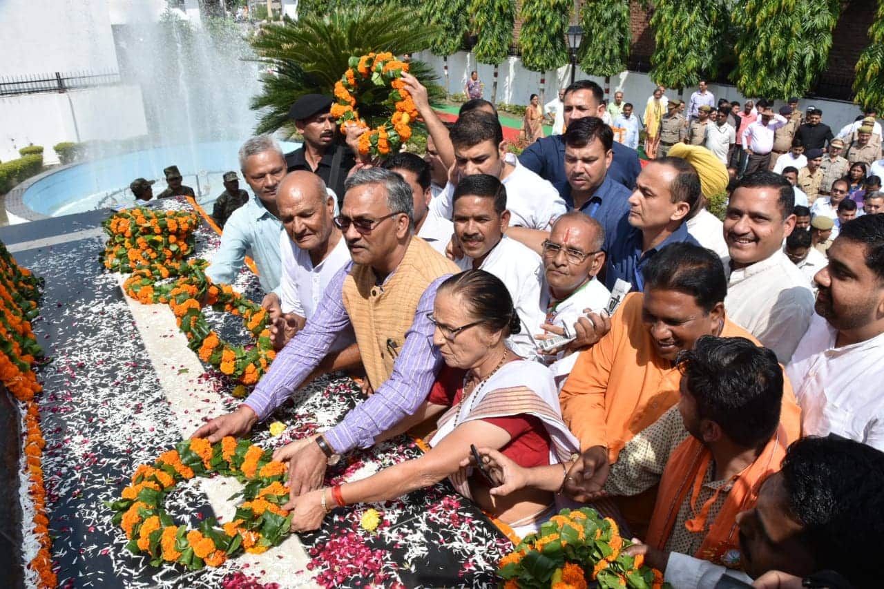 Gandhi Jayanti 2019 uttarakhand BJP and Congress padyatra, children remembered beloved Bapu