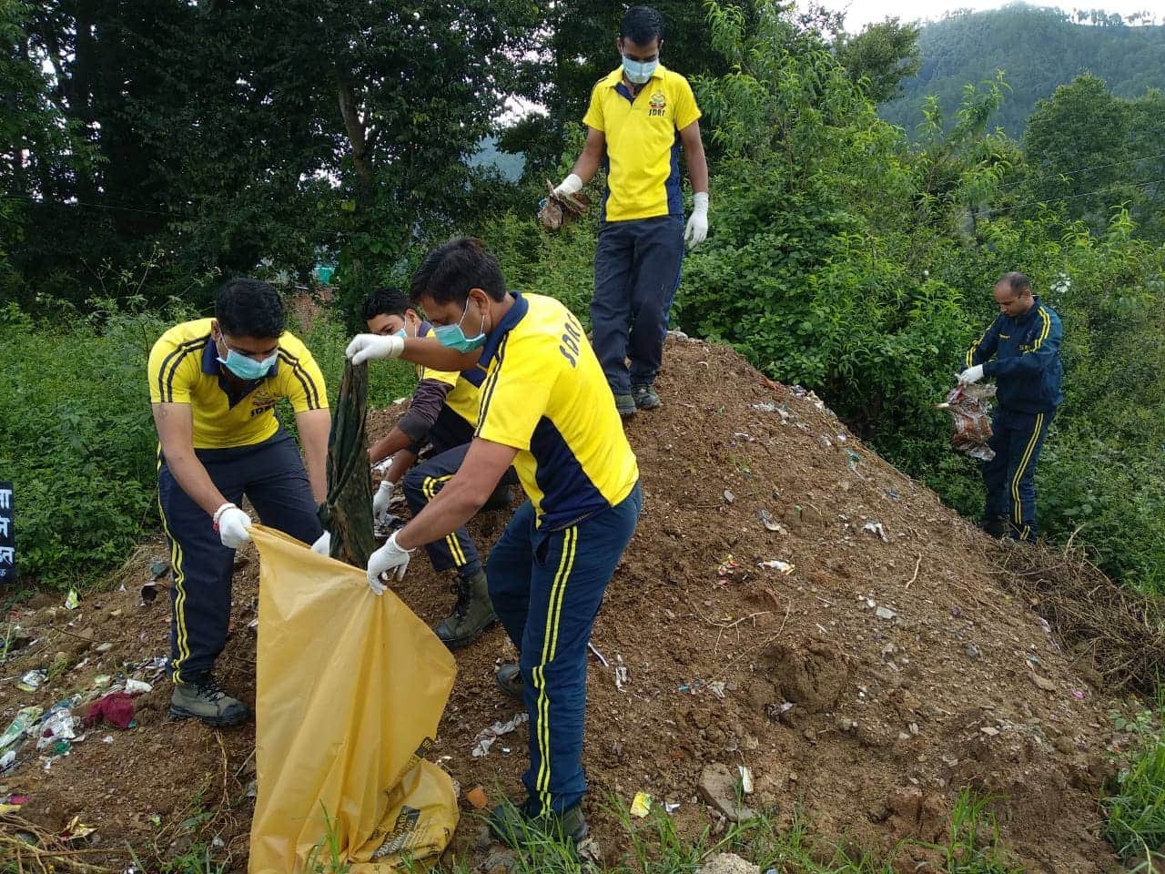 Gandhi Jayanti 2019 uttarakhand BJP and Congress padyatra, children remembered beloved Bapu