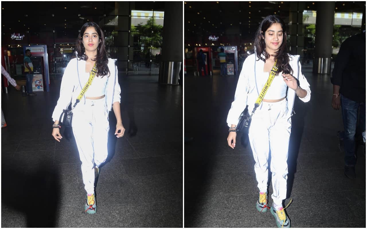 Janhvi Kapoor Looks gorgeous in White Saree Fans Compare With her Mom Sridevi
