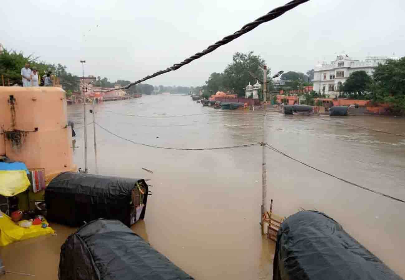 Mandakini river water level increased due to continuous rain in Chitrakoot
