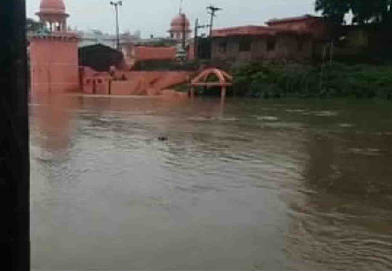 Mandakini river water level increased due to continuous rain in Chitrakoot