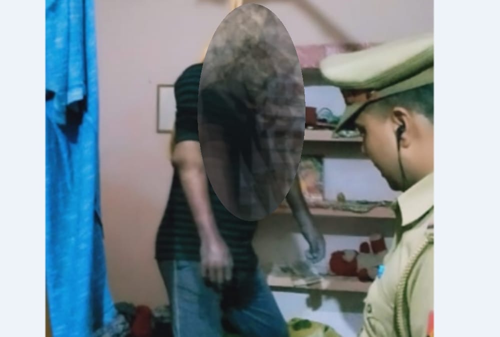 A man commits suicide in mahanagar in Lucknow.