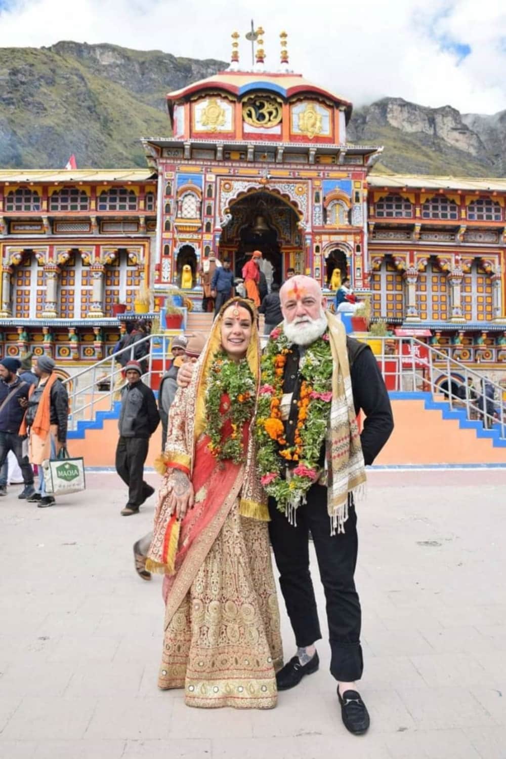 Australian couple hindu marriage in Badrinath