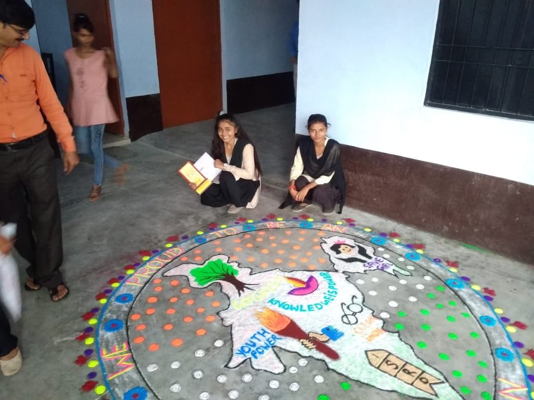 Kirti topped in Rangoli competition