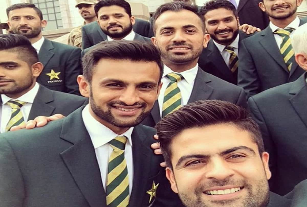 Pakistan announced 16 members squad for t20 series against srilanka, umar akmal and shahzad recalled