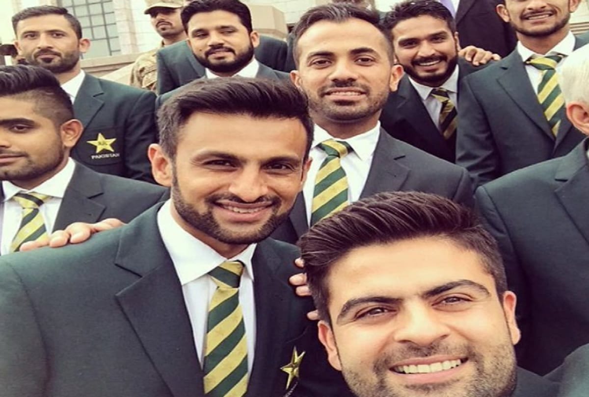Pakistan announced 16 members squad for t20 series against srilanka, umar akmal and shahzad recalled