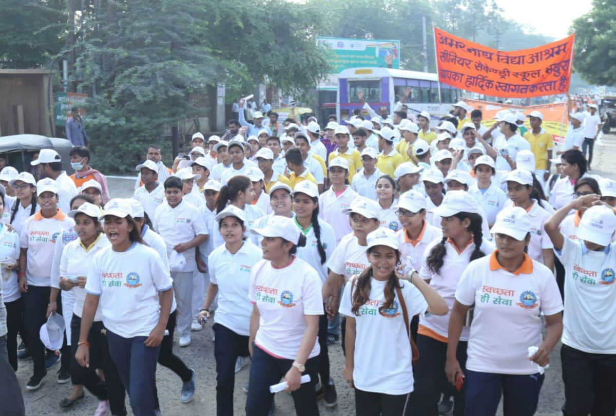 Gandhi Jayanti 2019 Swachhta Abhiyan in Braj Bjp Mp Hema Malini Flag Off Run for Unity