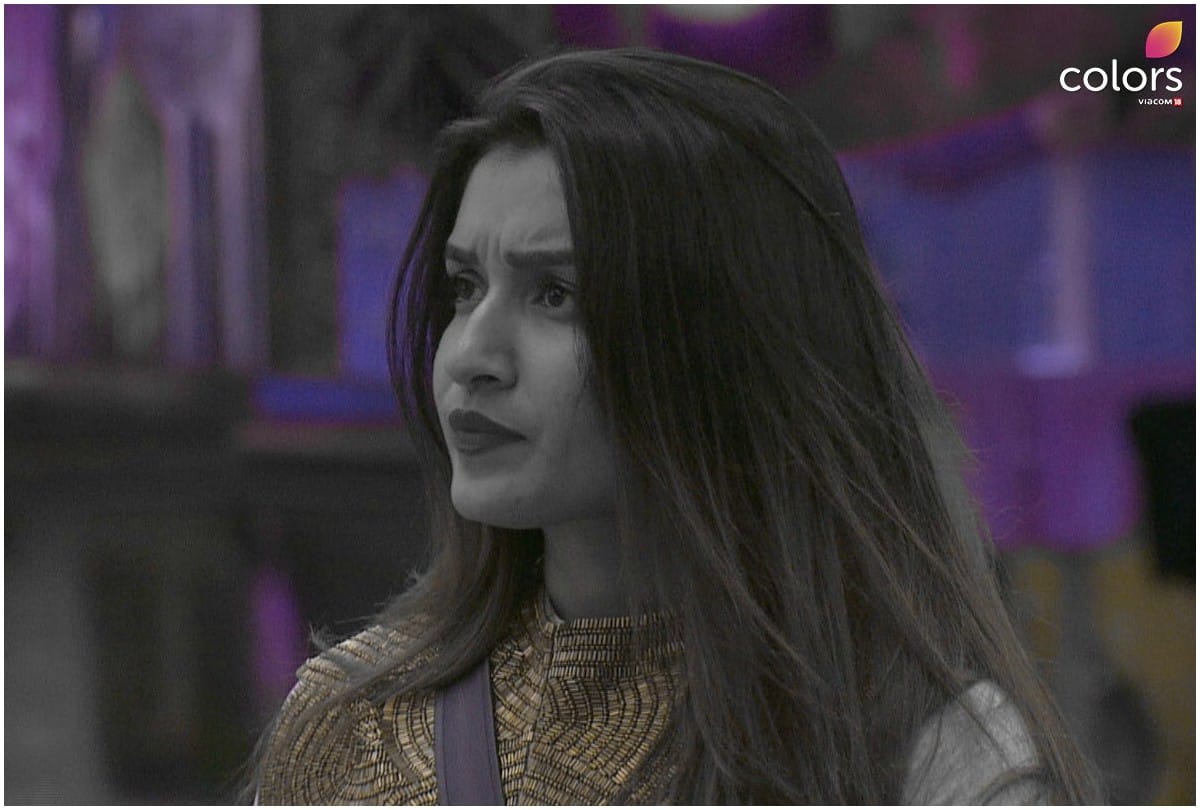 bigg boss 13 shefali bagga midnight drama vikas and sidharth locked her in bathroom