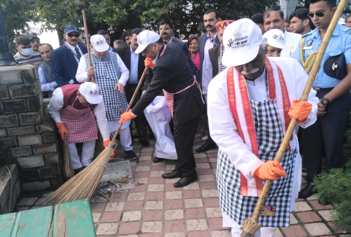 Governor and CM participated in Cleanliness campaign on Gandhi Jayanti in shimlal