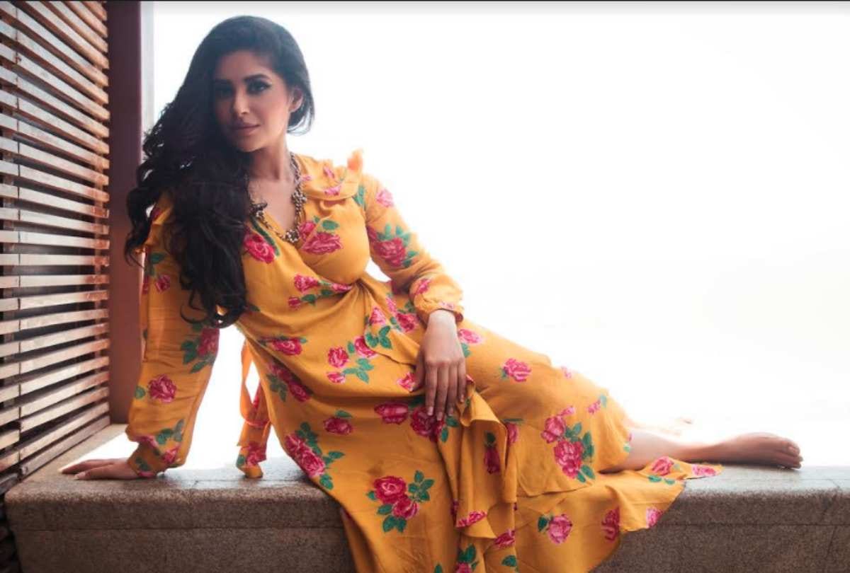 dhadak actress shubhavi choksey latest photoshoot