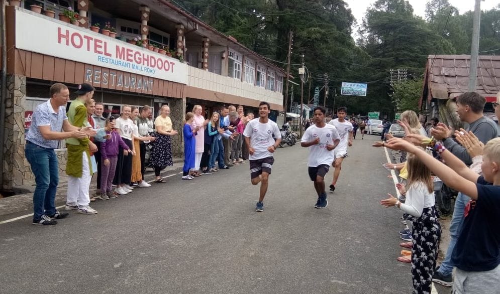 foreign guest become witness to the mini marathon