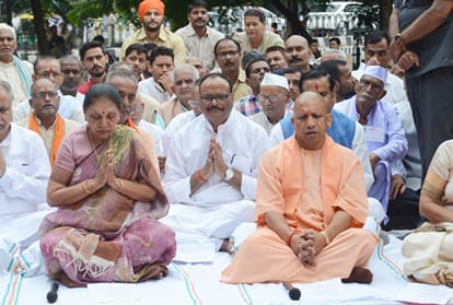 yogi adityanath starts plastic free campaign.