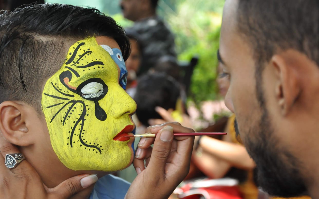 A message of wildlife conservation was made by painting paintings on faces