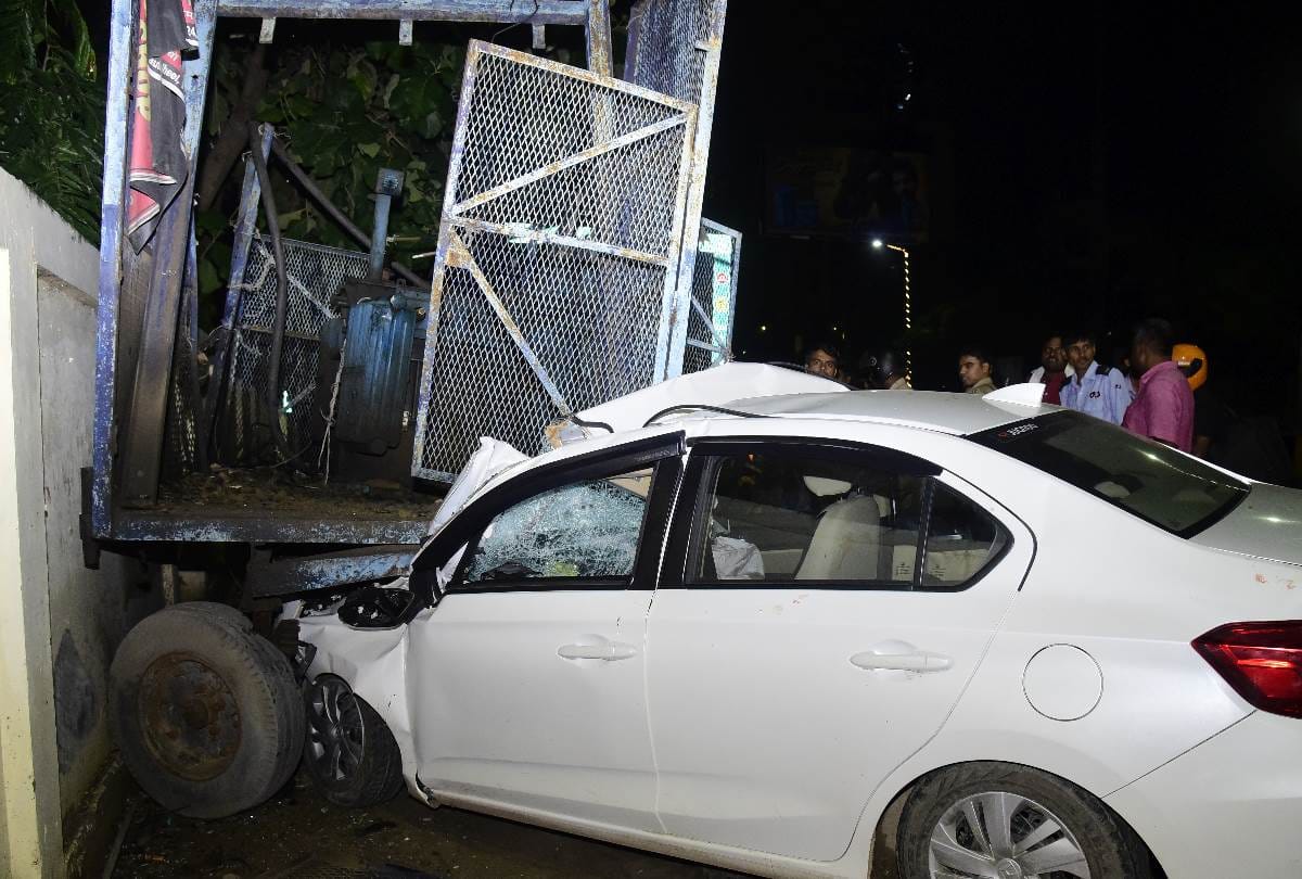car driver died in road accident in lucknow