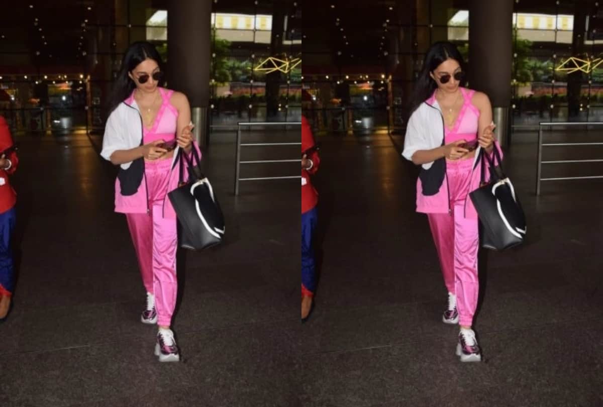 kiara look glam in pink sports bra and pajama with with rs 2 lakh bag