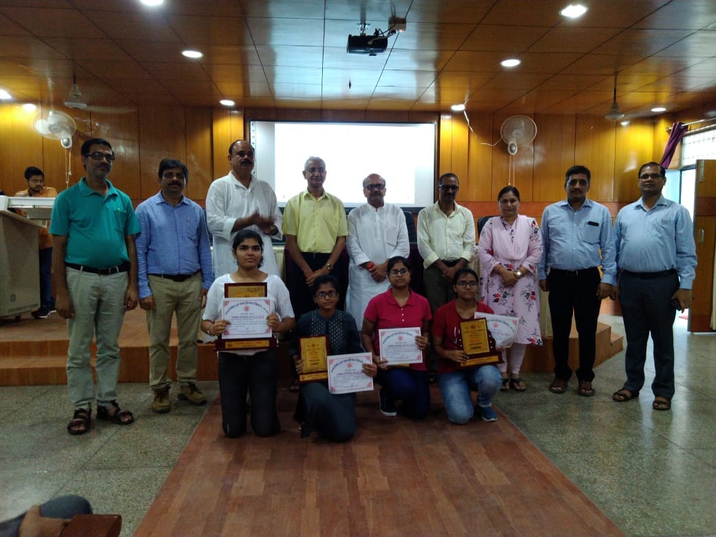 poster comptition winner shivangi and speach  comptition tanya is awwal