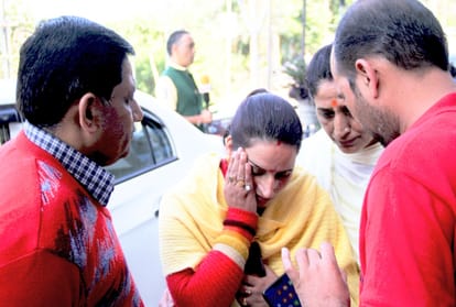 By-election: ruckus over speculation of withdrawal of  nomination by Dayal Pyari
