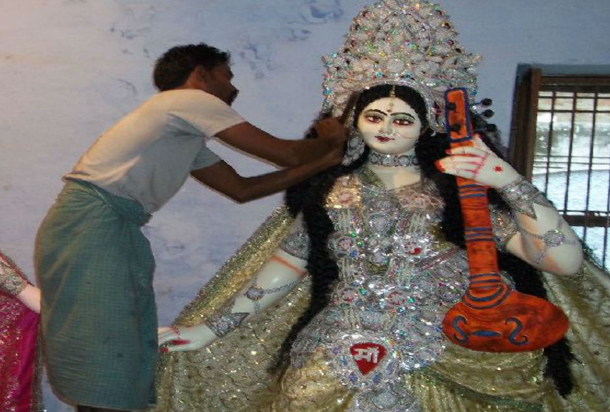 Durga Puja 2020 Guidelines in UP (Uttar Pradesh) News: Guidelines issued for festival in UP Permission for installation of idol in open space