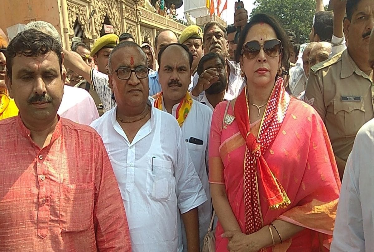 hema malini walk without slippers for cleanliness campaign in govardhan mathura