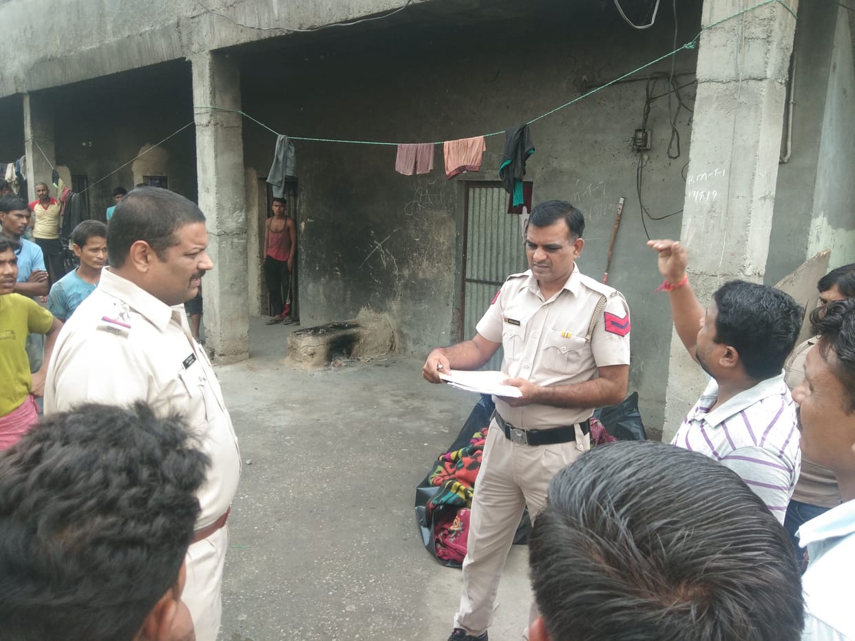worker dies after falling from roof