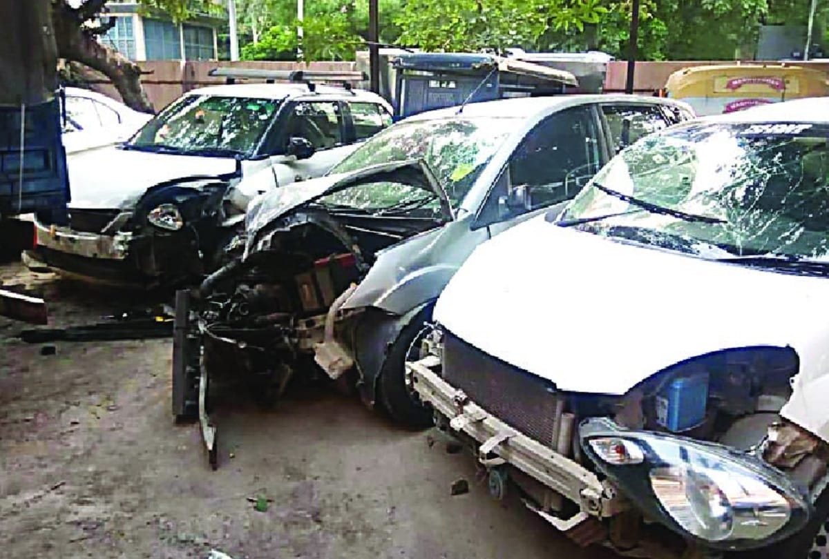 accident in delhi one died five injured