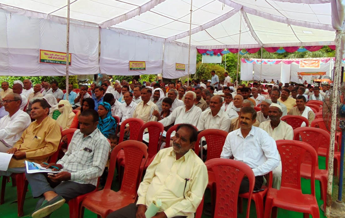 Scientists made farmers aware to save water