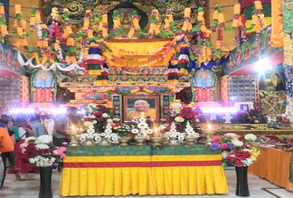 Lama Wangdor Rinpoche Mausoleum is complete, to be cremated on November 6