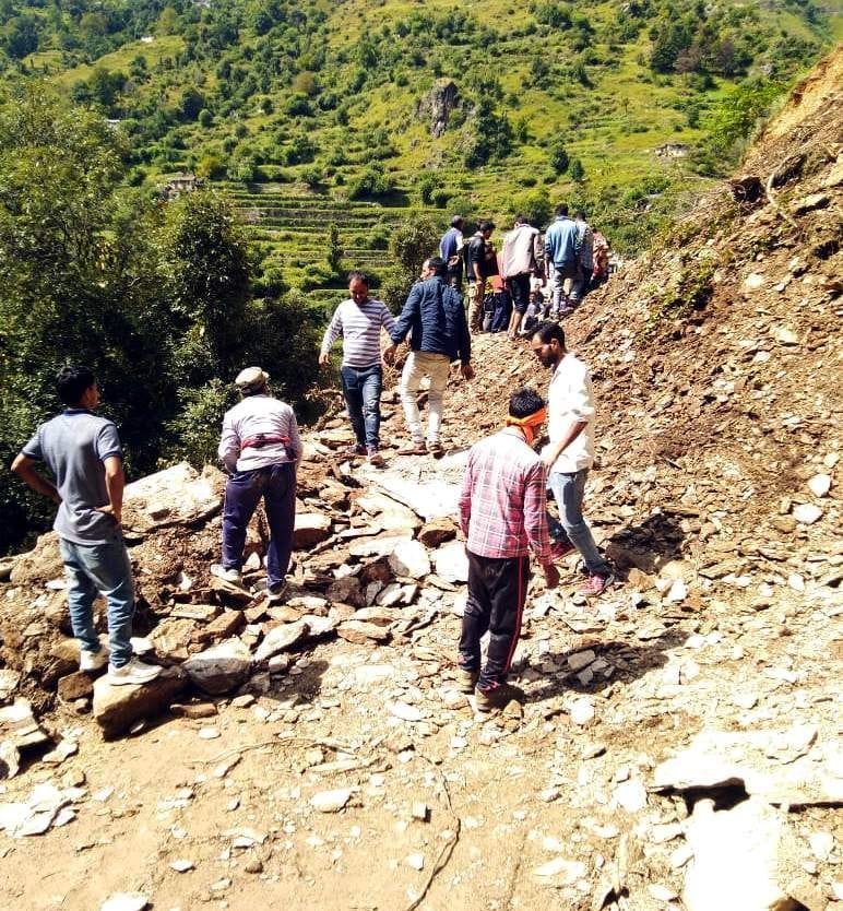 Chakrata-Lakhamandal motor route remained closed for 20 hours