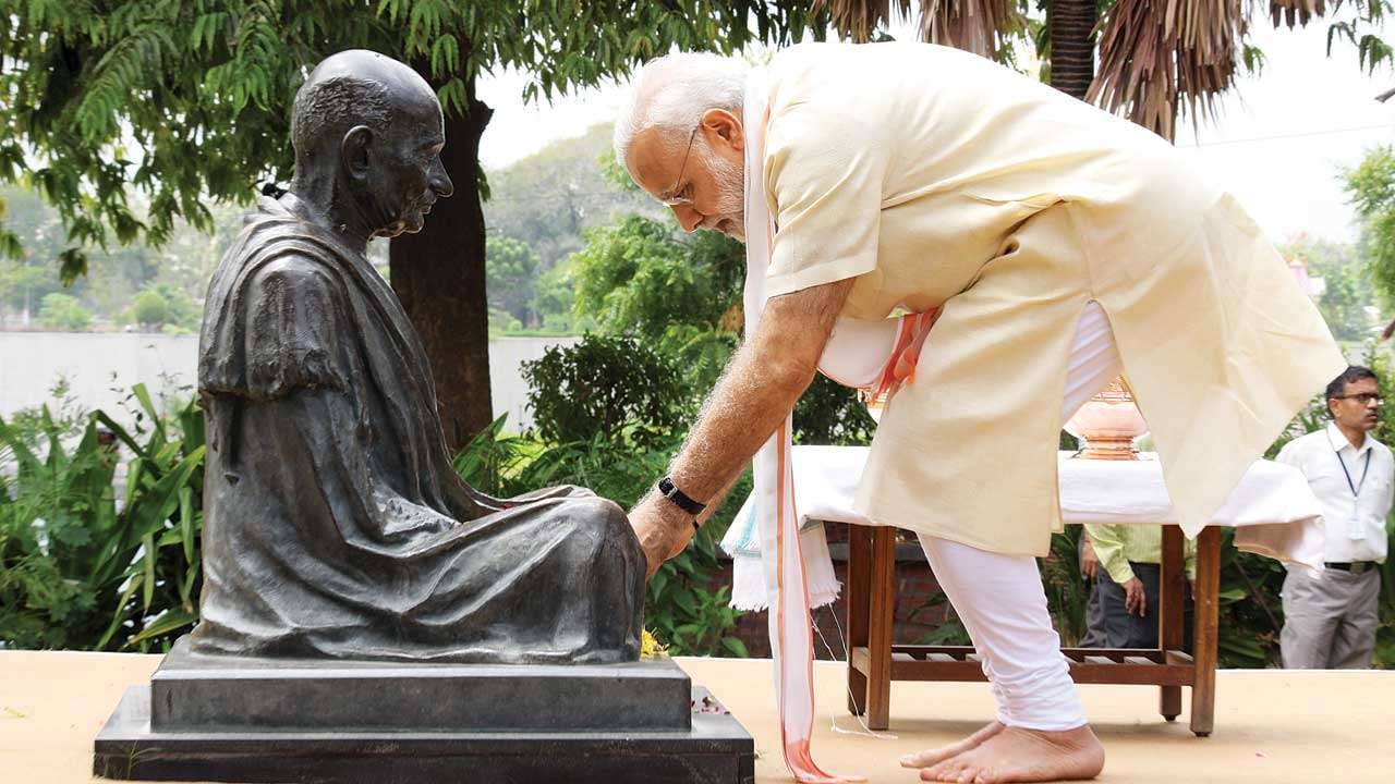 साबरमती आश्रम में मोदी (फाइल फोटो)