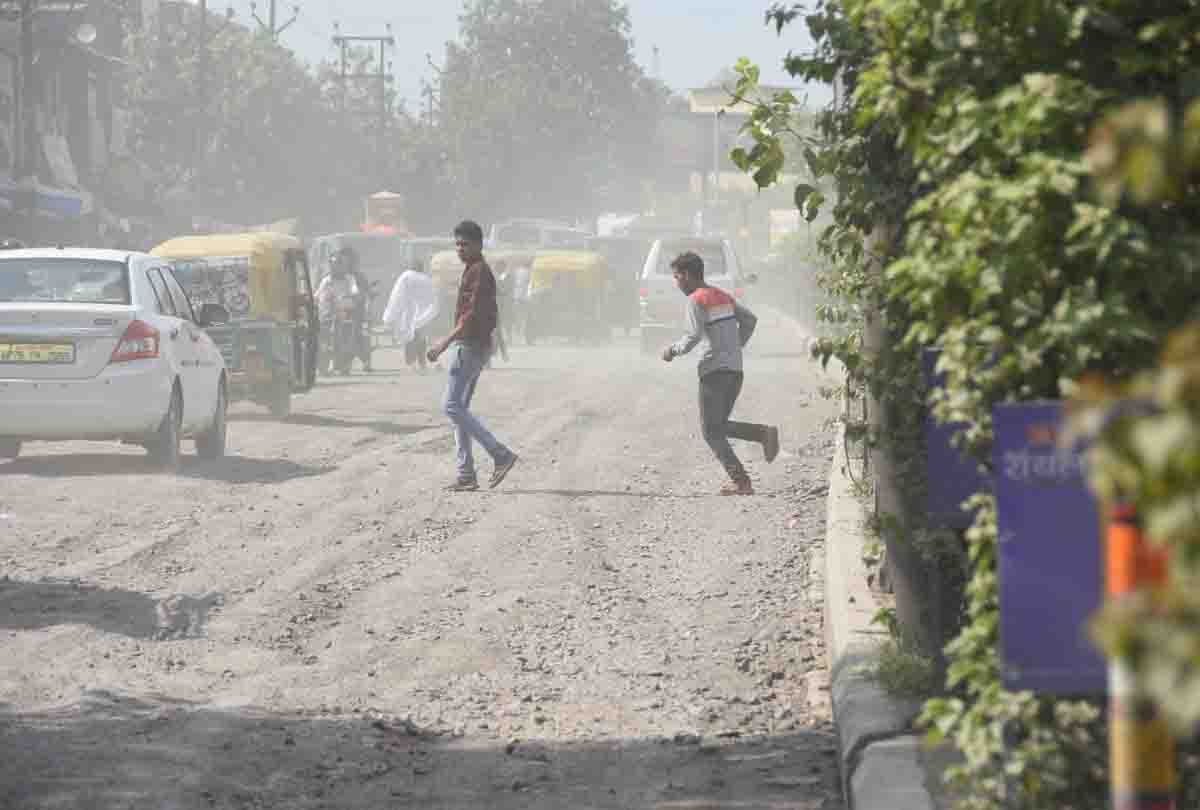 condition of PM Modi and CM Yogi's smart city project
