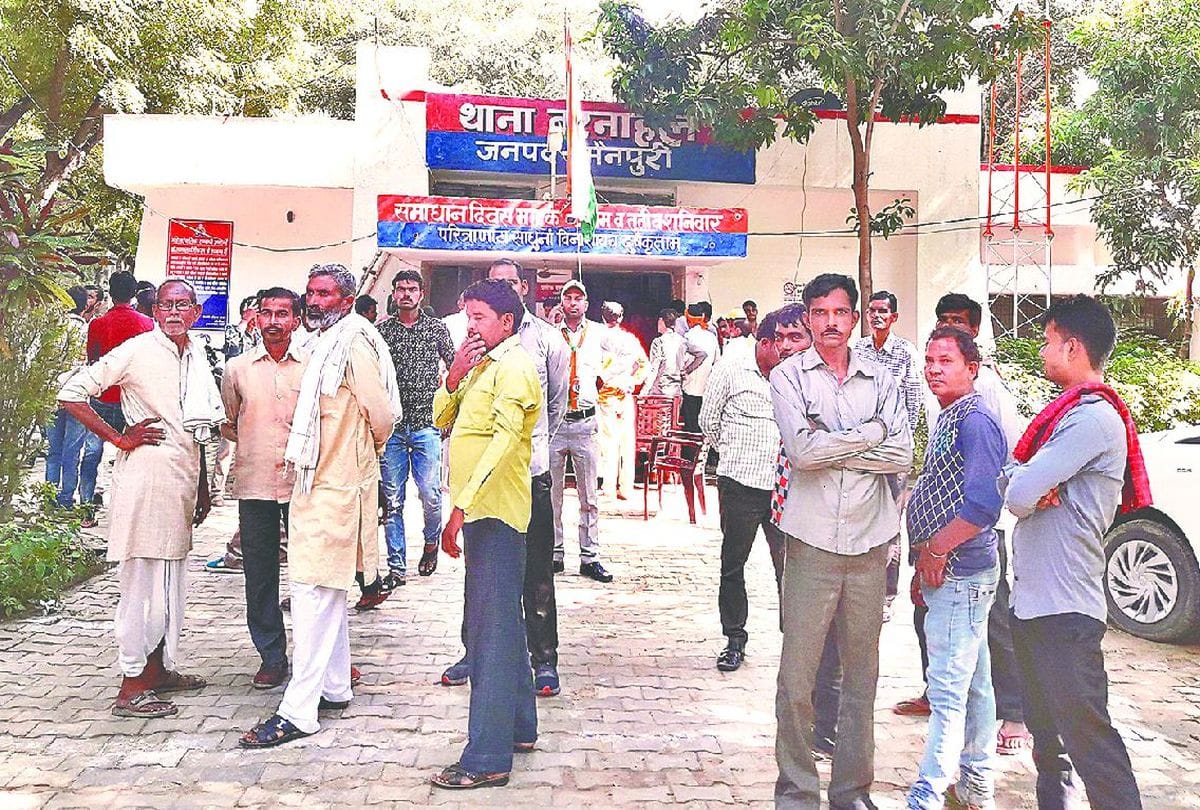 sc girl complaint filed against rss worker for molestation in mainpuri