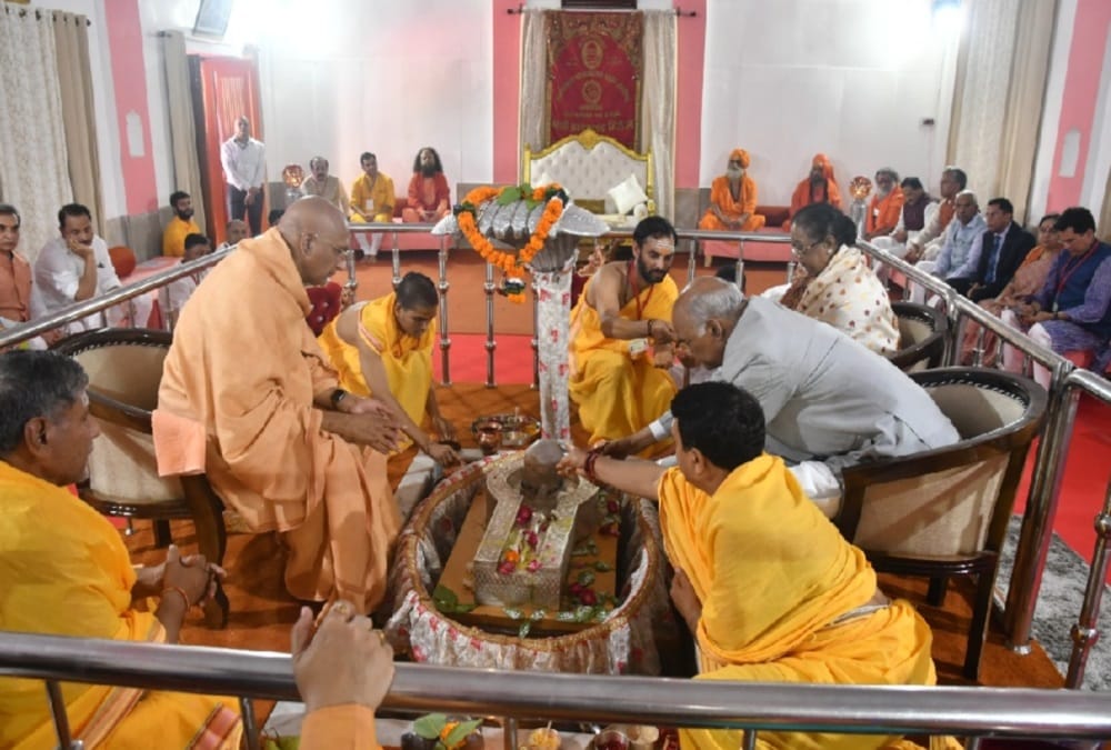 President Ramnath Kovind Meet Swami Avdheshanand Giri and Do shiva Worship in haridwar
