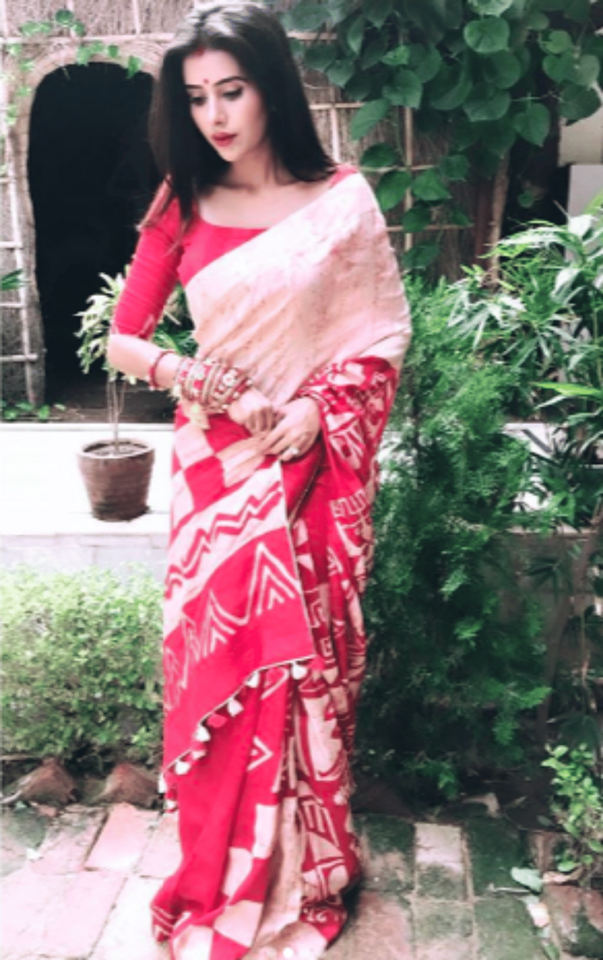 Sushmita Sen's Sister in Law Charu Asopa Share Picture Without Rajeev Sen