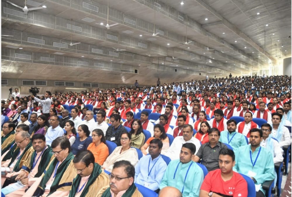 IIT Roorkee Convocation: President Ramnath Kovind Gives Degree To Students photos