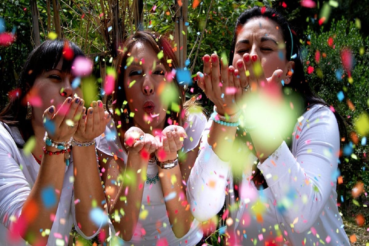 World Smile Day 2019:Benefits Of Staying Happy