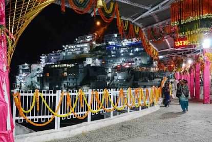 woman gave birth to child at vaishno devi bhawan