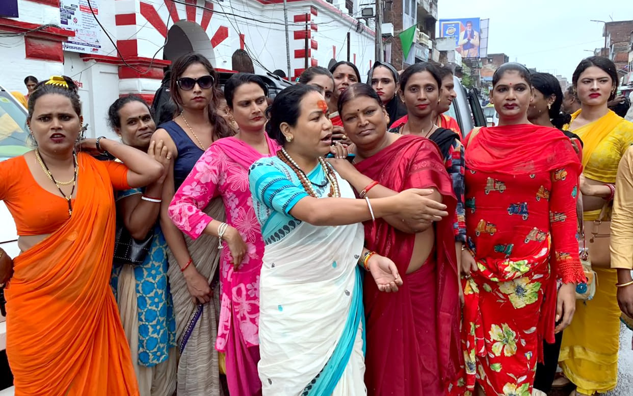 Kinnar Akhia encircles Kotwali in protest against FIR