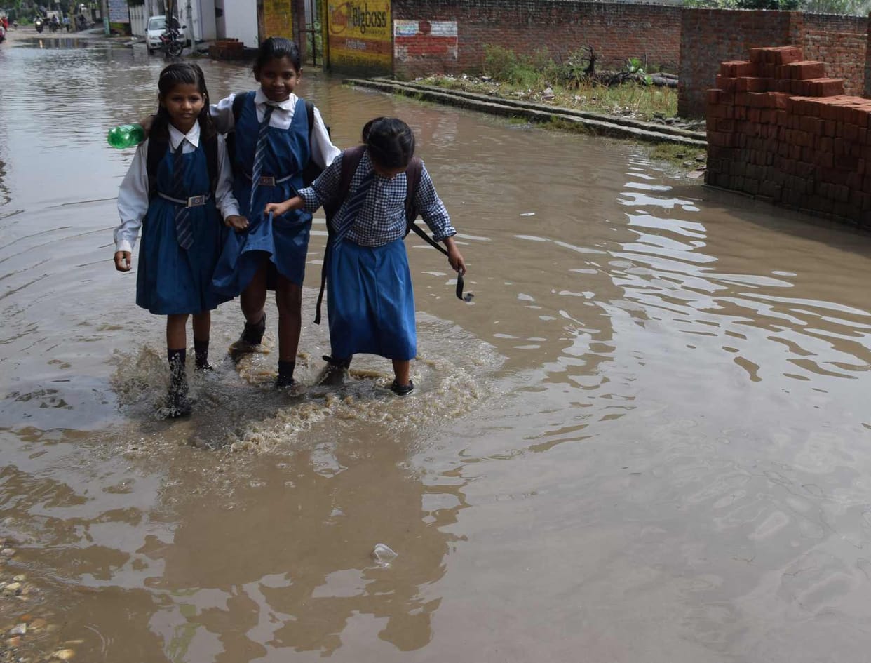 Water level of Tamsa decreased by two cm, yet the situation is terrible