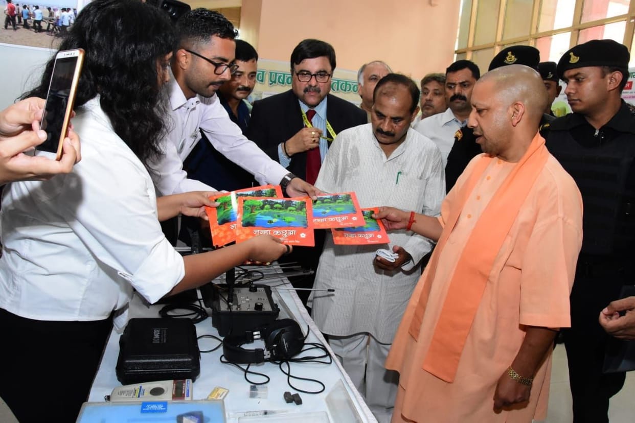 Chief Minister released Ravi Pratap's book in Lucknow