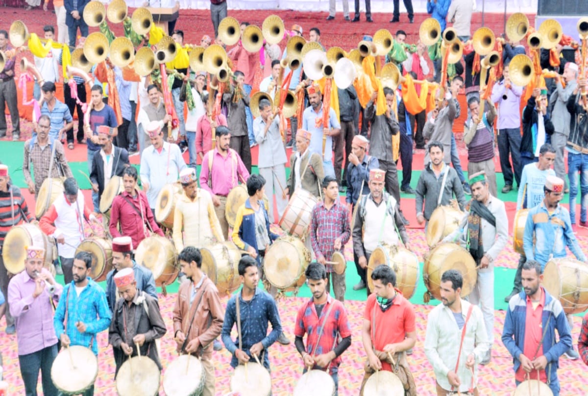 Chhoti Kashi Festival begins with Dev Sound in mandi himachal