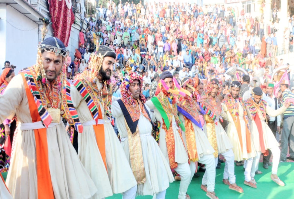 Chhoti Kashi Festival begins with Dev Sound in mandi himachal