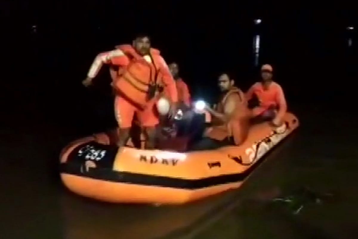 Bihar : Boat carrying 40 people drowned in Mahananda River in Katihar, Rescue operation underway